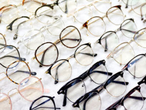 Scegliere la montatura degli occhiali da vista 