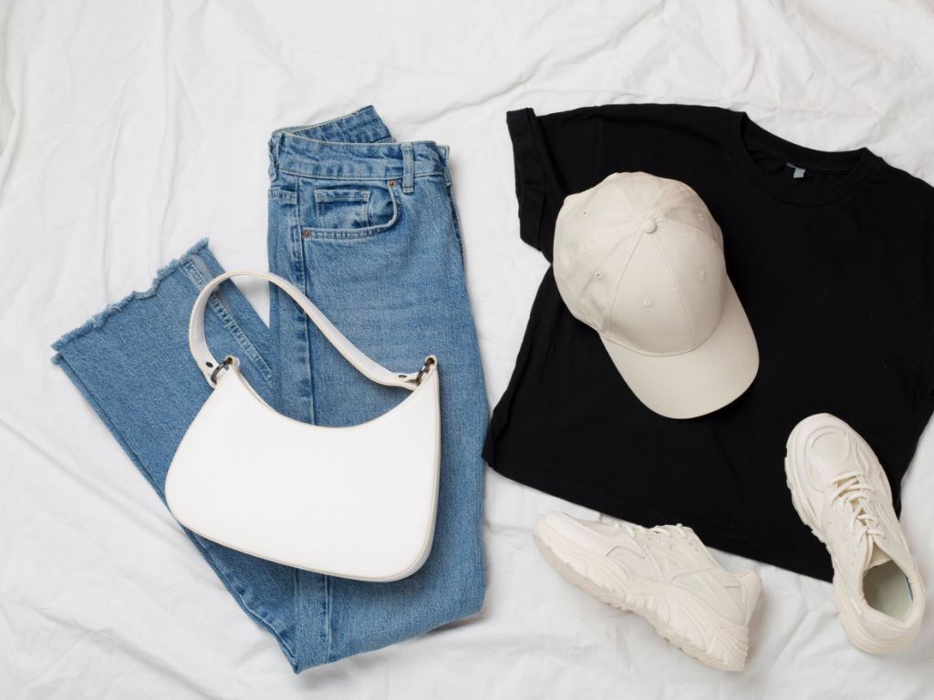 Scopri come abbinare i capi basic per creare look sempre diversi senza sforzo, valorizzando stile e semplicità in ogni occasione.